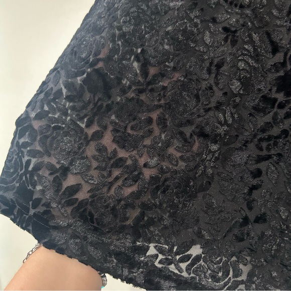 Lane Bryant Plus Size 18/20 Black Velvet Burnout Floral Holiday Party Blouse - Picture 3 of 5